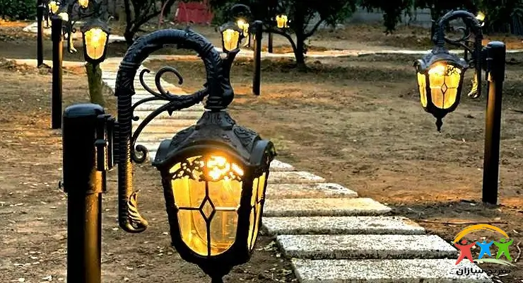 تصویر چراغ پارکی ایستاده در پارک